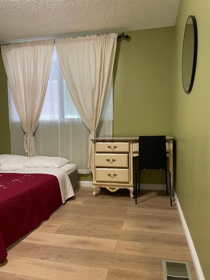 Private Room In Los Angeles With Wifi And Ac And Private Fridge!!! Exterior photo