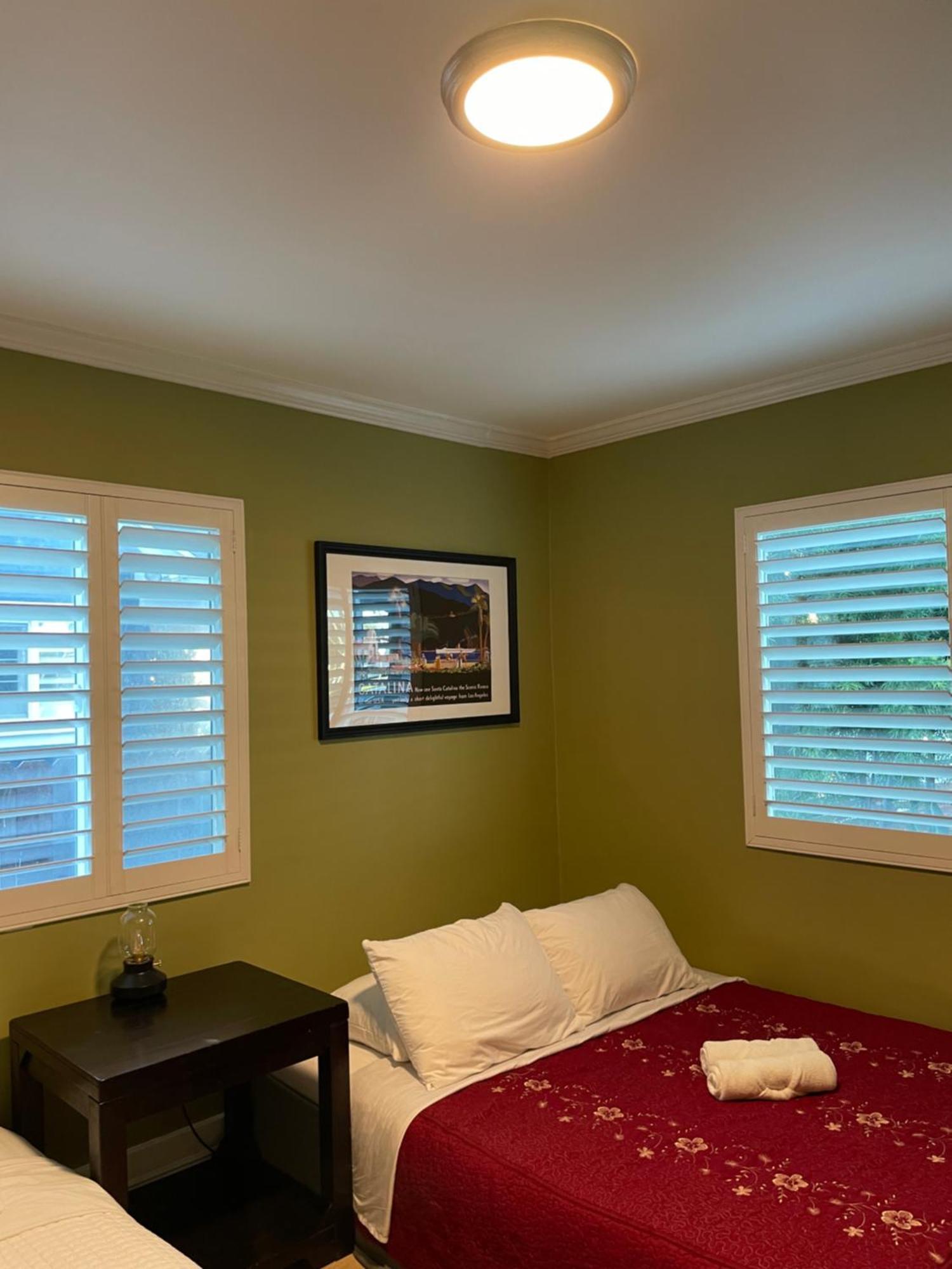 Private Room In Los Angeles With Wifi And Ac And Private Fridge!!! Exterior photo